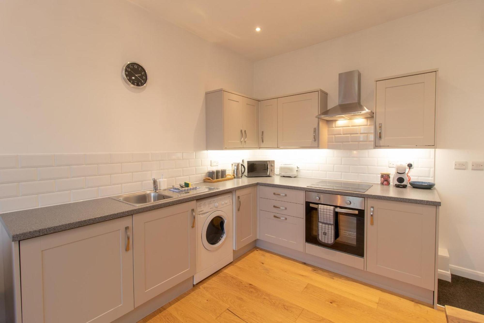 Crescent House Apartments Telford Room photo
