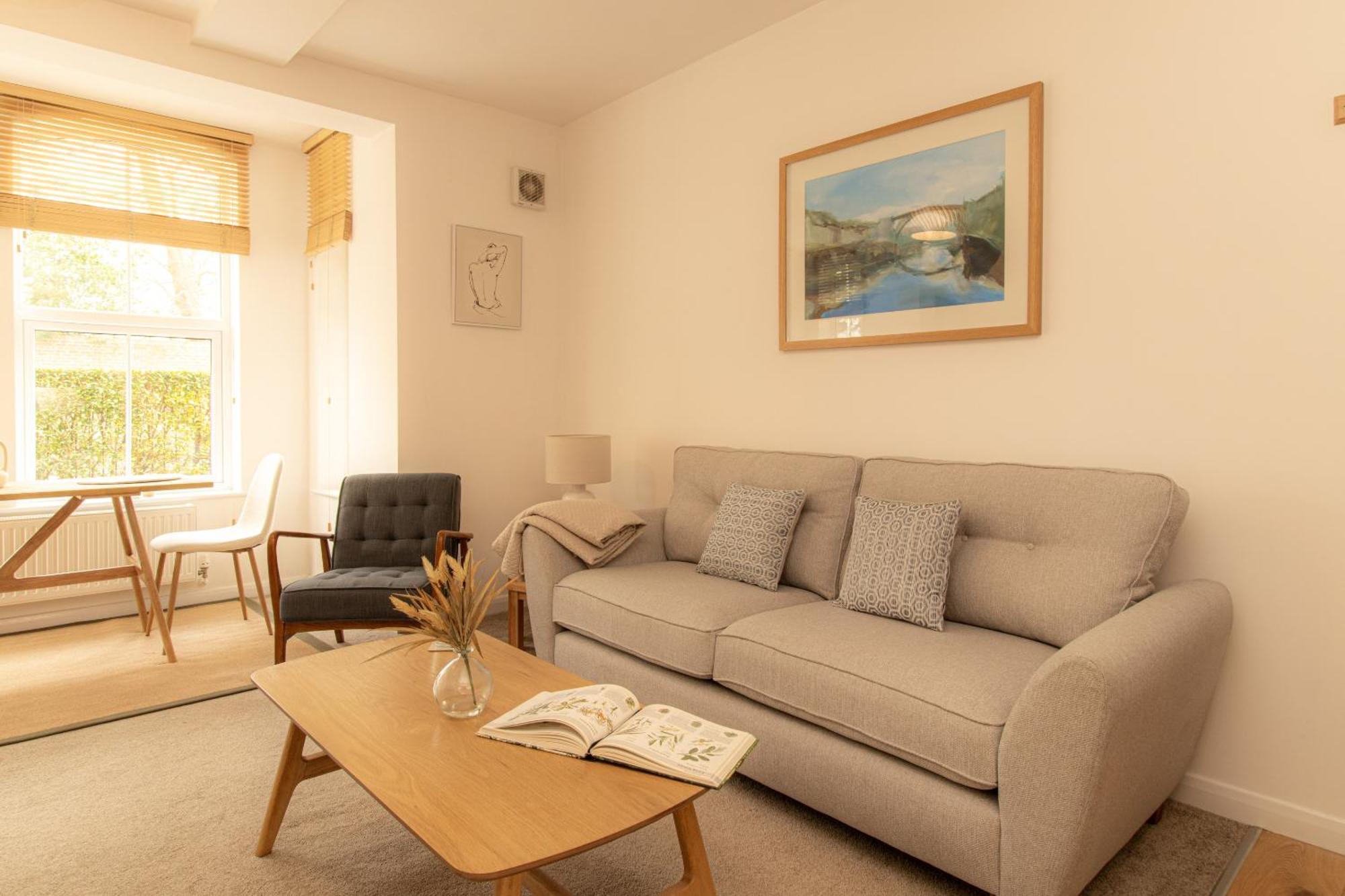 Crescent House Apartments Telford Room photo