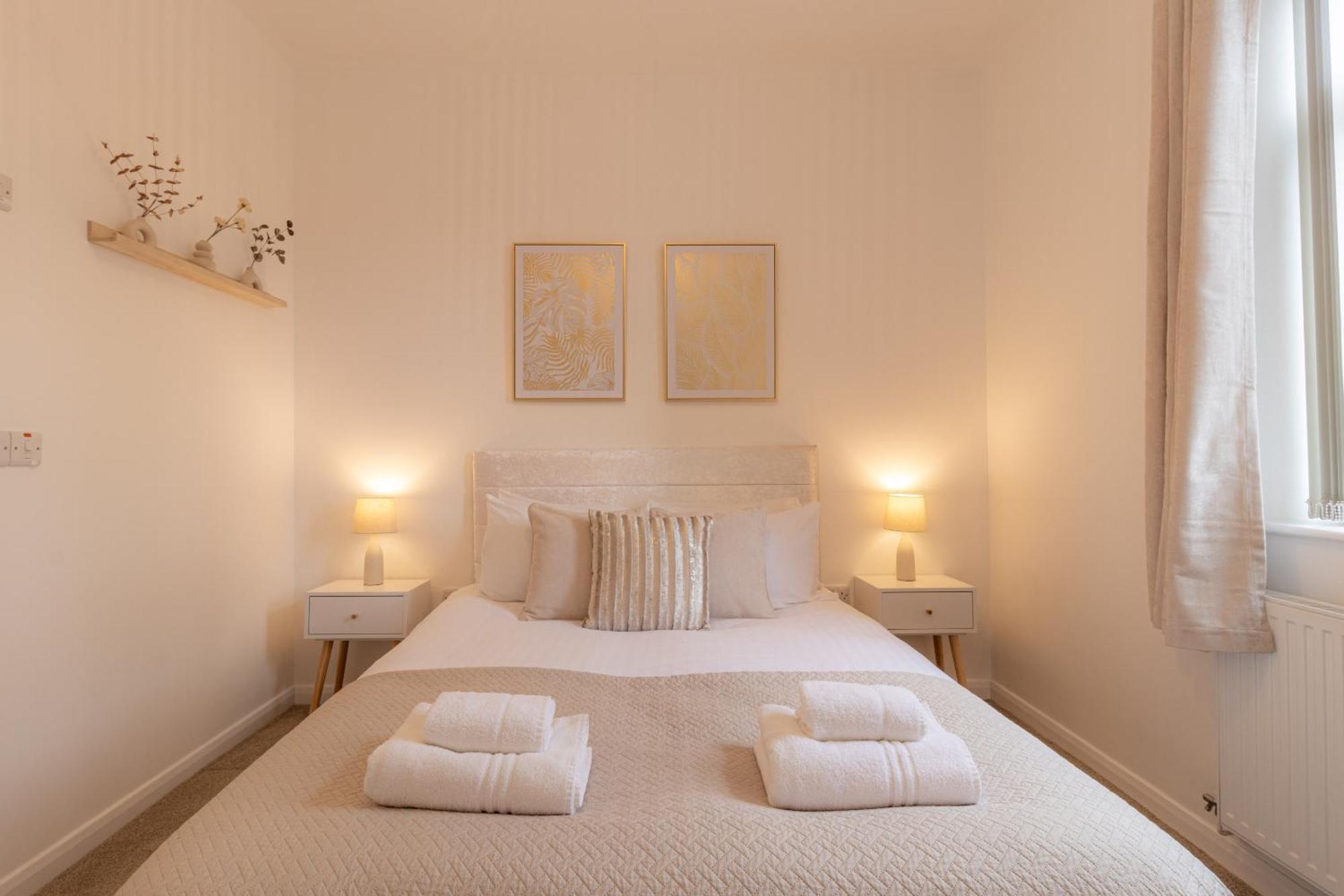 Crescent House Apartments Telford Room photo