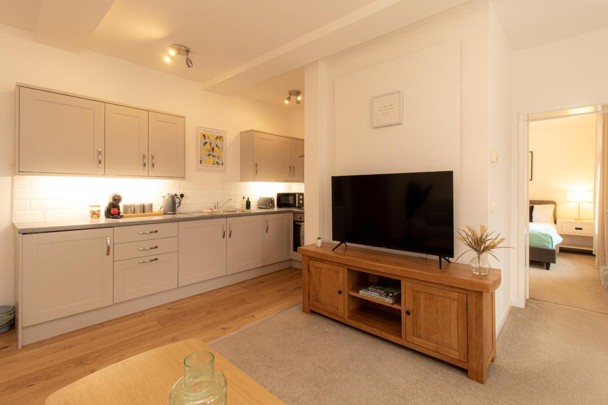 Crescent House Apartments Telford Room photo