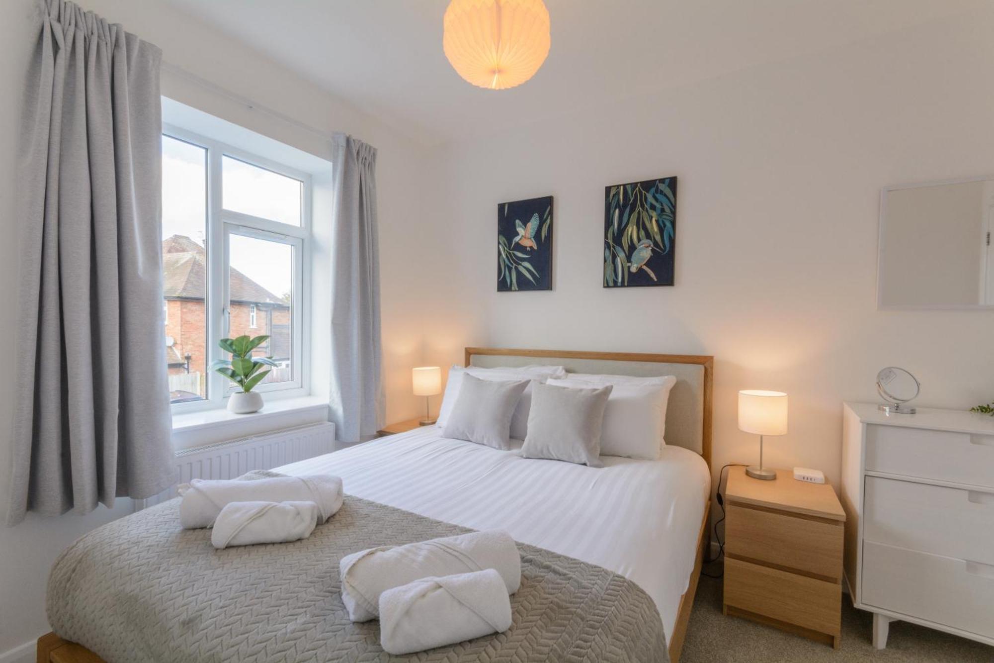 Crescent House Apartments Telford Room photo