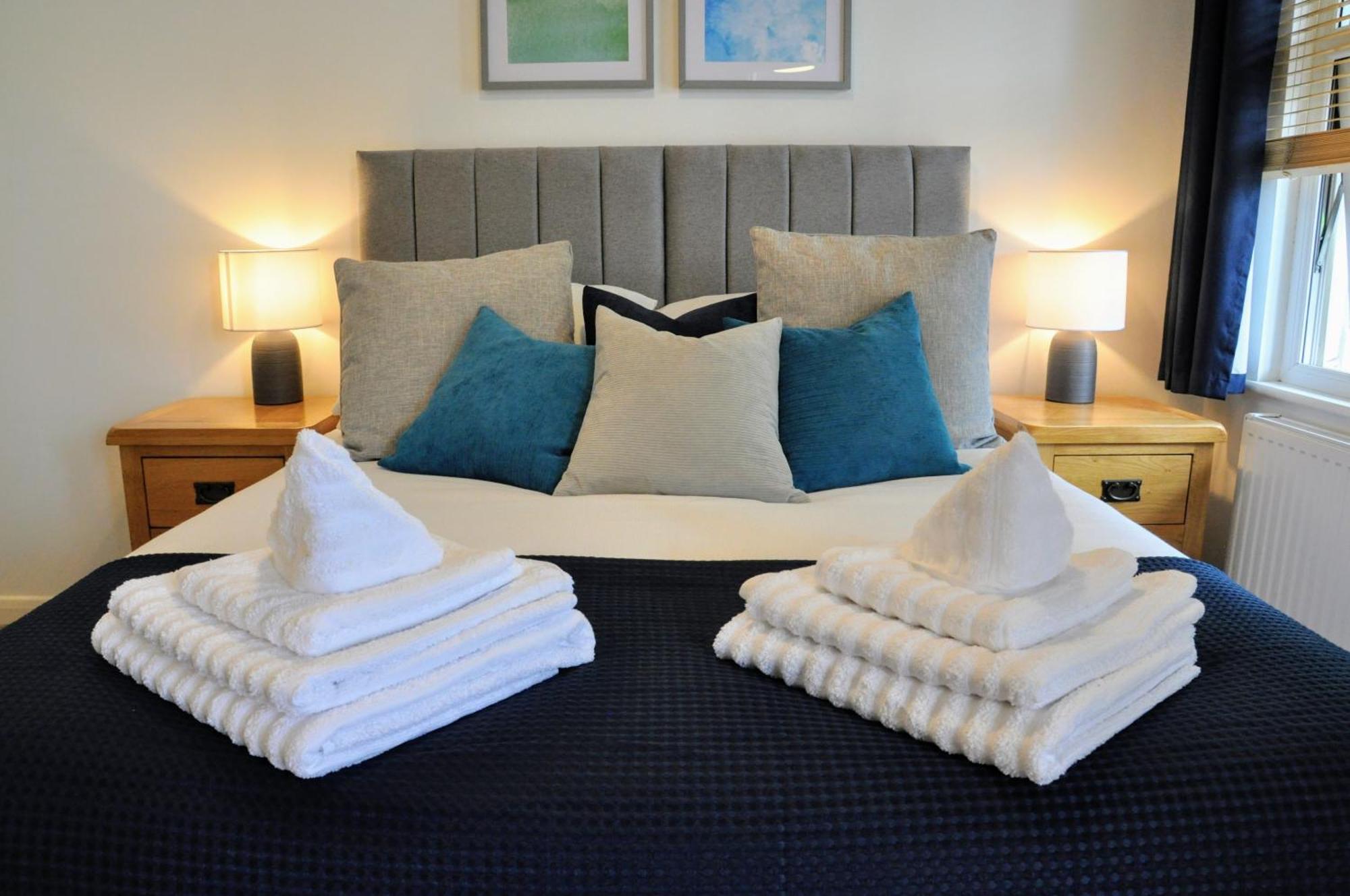 Crescent House Apartments Telford Room photo